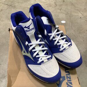 Mizuno Dominant IC Mid Baseball Cleat